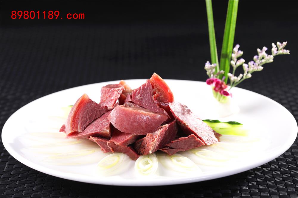 大块牛肉
